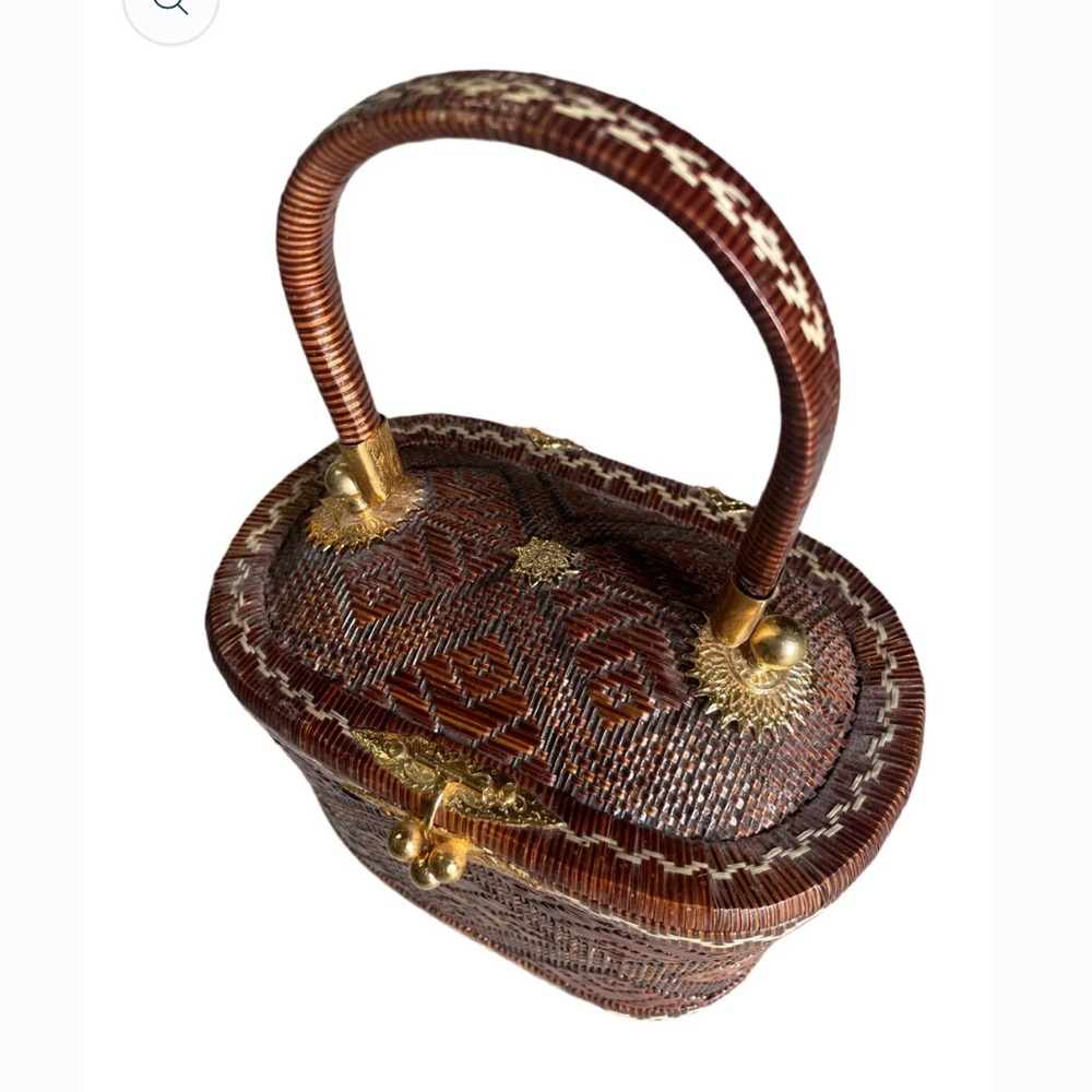 SUGARCOAT HOME
Vintage Thai Woven Rattan Bag with red velvet interior & mirror - Picture 5 of 7